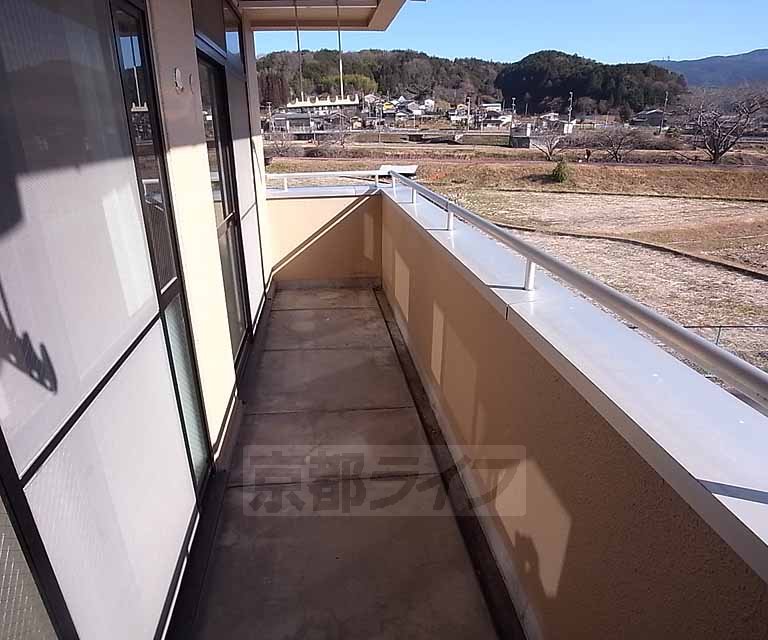 バルコニー　広いバルコニーですね。