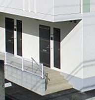 玄関　現状優先