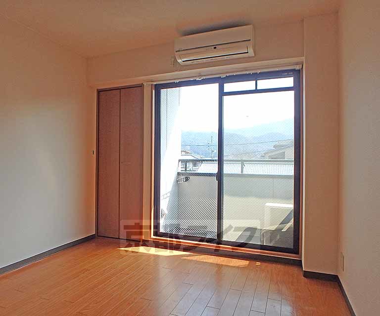 居室・リビング　明るくて使いやすいお部屋です。