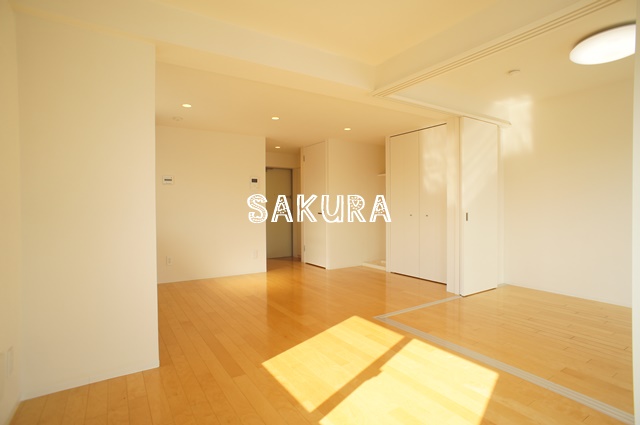 居室・リビング　開放感のあるゆったりとしたお部屋です♪