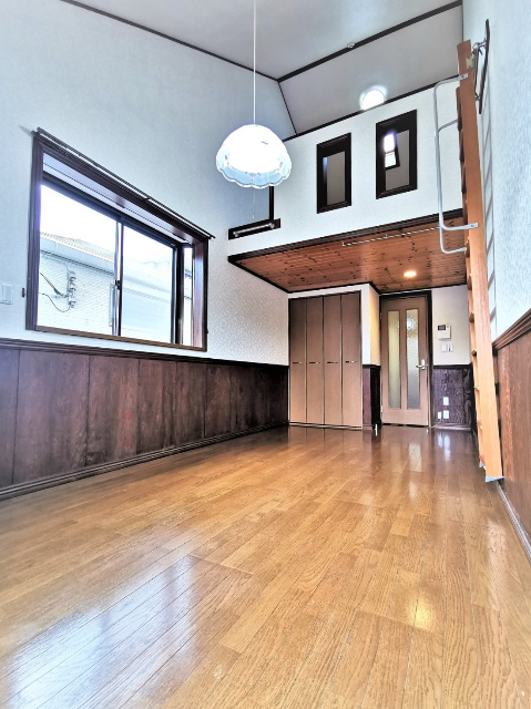 居室・リビング　最上階・角部屋