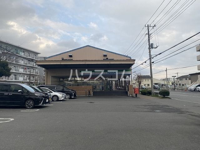 コンビニ　ファミリーマート　厚木岡田団地店（コンビニ）まで231m