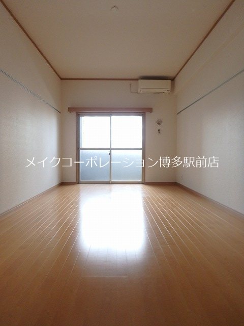 居室・リビング　※入居中の為別部屋写真使用現状優先