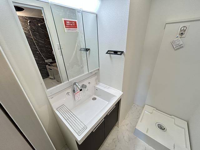 洗面設備　人気な独立洗面台です