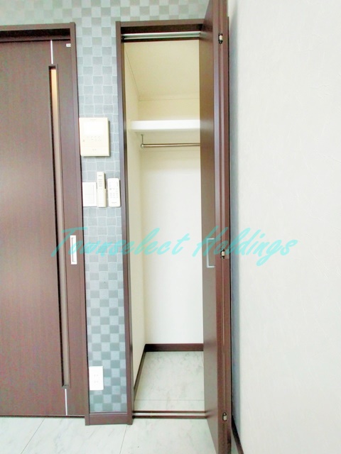 収納　ポール付きで使い勝手の良いクローゼット♪