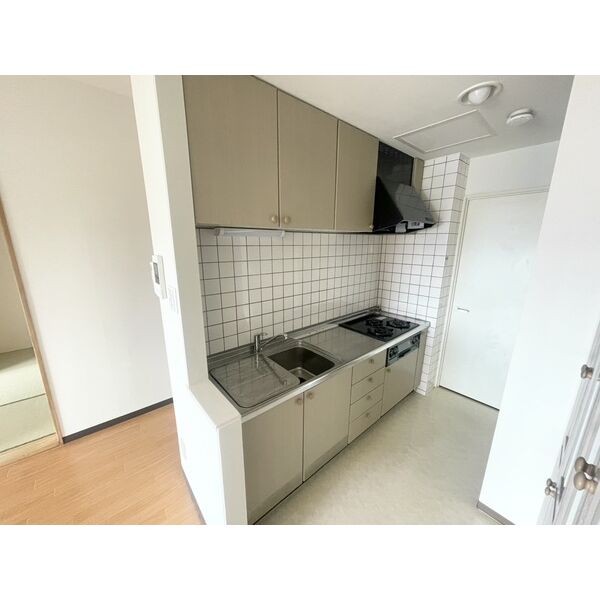 キッチン　人気の独立システムキッチンタイプです。