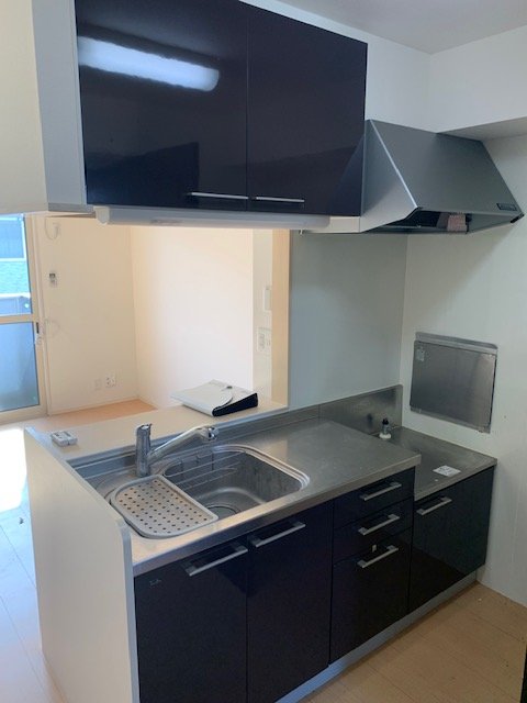 キッチン　収納たっぷりのキッチン　対面キッチン