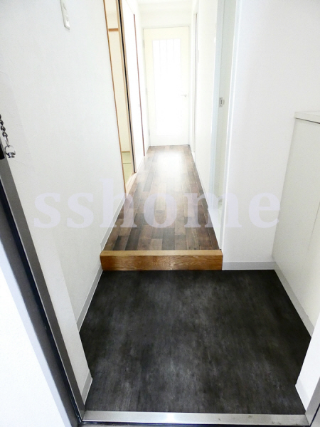 玄関　廊下のあるタイプ