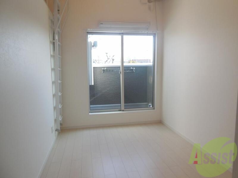 居室・リビング　明るいお部屋でゆったりとした生活を