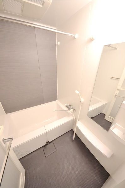 バス・シャワールーム　☆ゆったりした大型バス☆