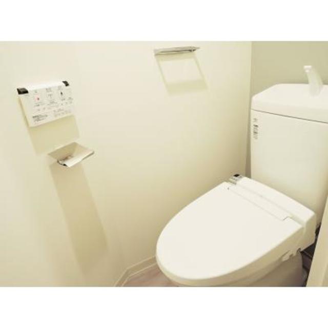 トイレ　※写真は同タイプ住戸です。