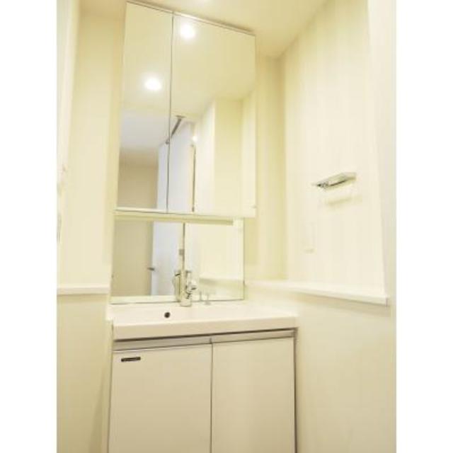 洗面設備　※写真は同タイプ住戸です。