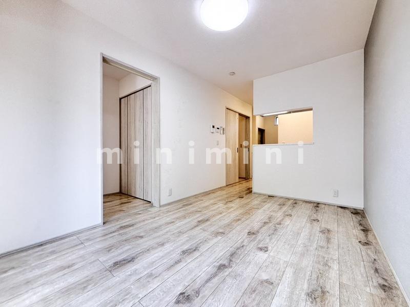 居室・リビング　※写真は他号室を含む為現状優先とさせて頂きます