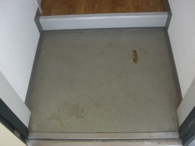 玄関　同物件別号室