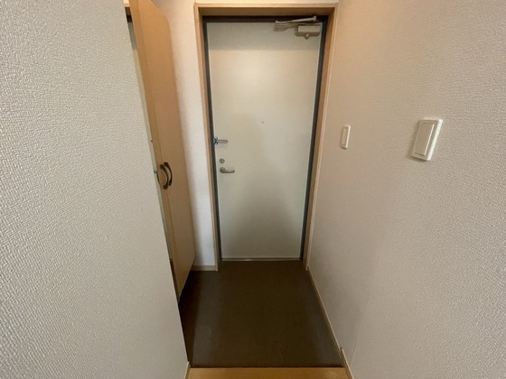 玄関　※別部屋の写真です