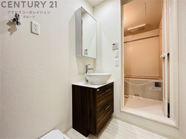 洗面設備　独立洗面台付き！