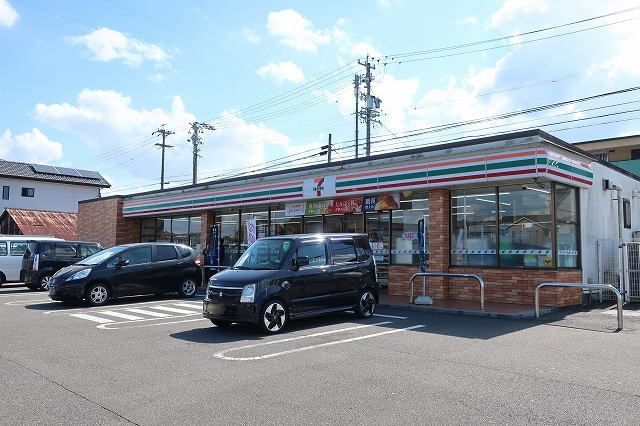 コンビニ　セブンイレブン（コンビニ）まで350m