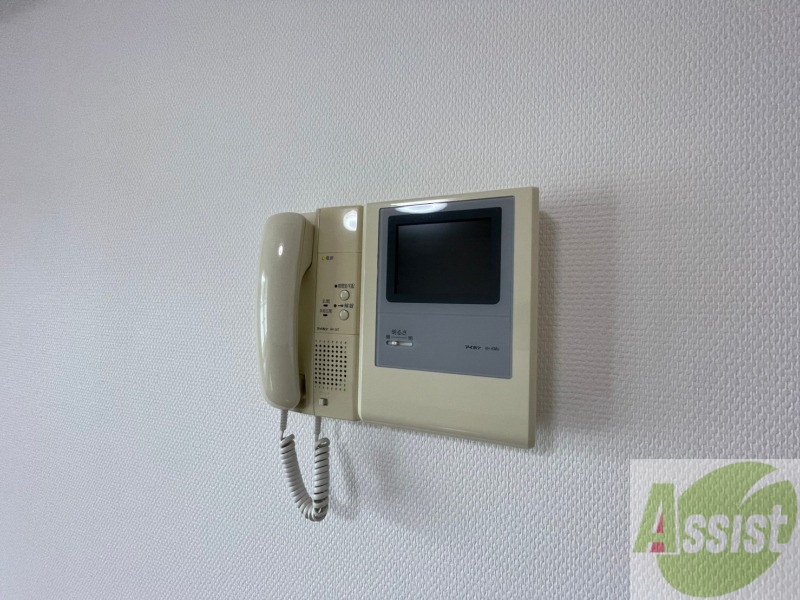 セキュリティ　モニター付インターホンです。来客者の顔が見えるので安心！