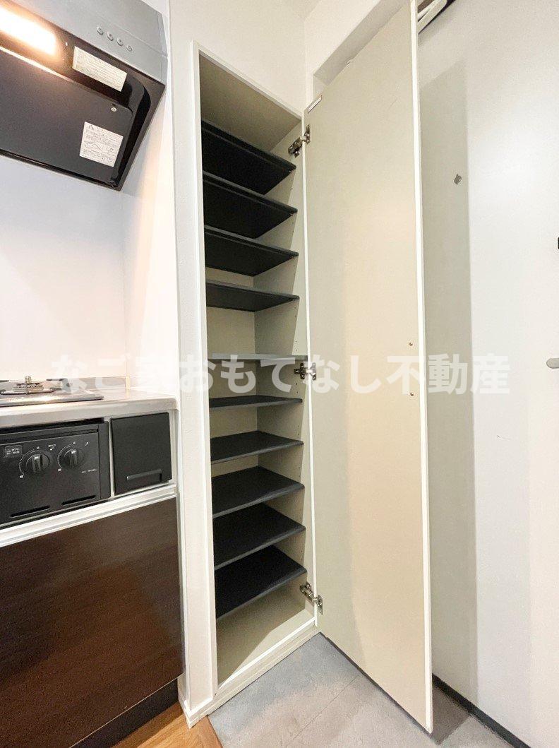 玄関　※写真は別号室