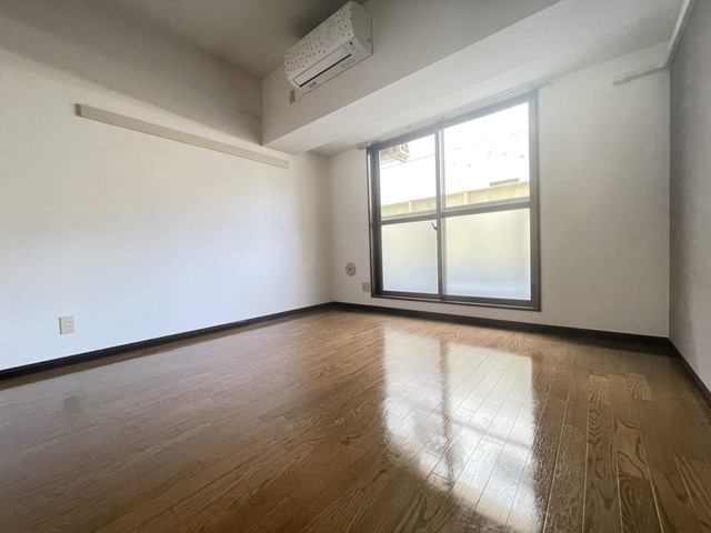 居室・リビング　※別号室の写真です