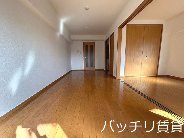 居室・リビング　別号室写真のため現況を優先いたします。