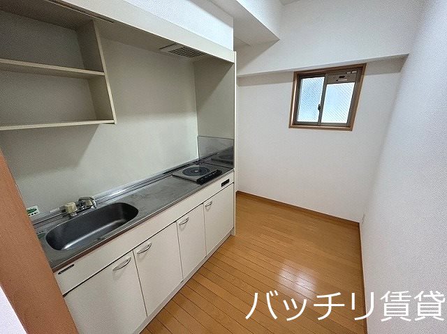 キッチン　別号室写真のため現況を優先いたします。
