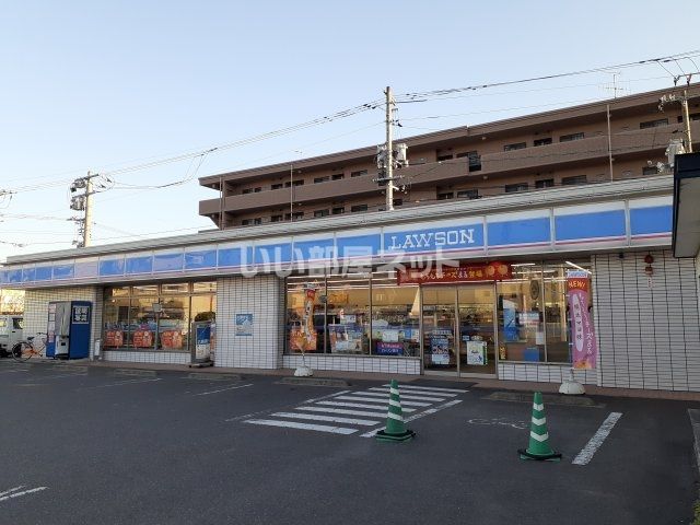 コンビニ　ローソン　福山三吉町１丁目店（コンビニ）まで407m