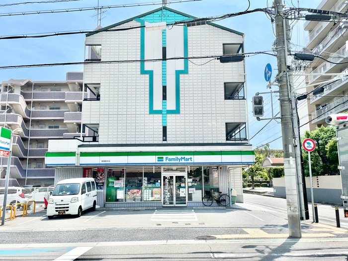 コンビニ　ファミリーマート 東灘青木店（コンビニ）まで300m