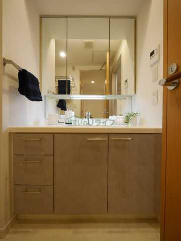 洗面設備　河田町ガデン クラブフロア