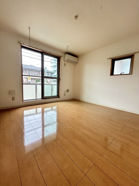 居室・リビング　別部屋参考写真です