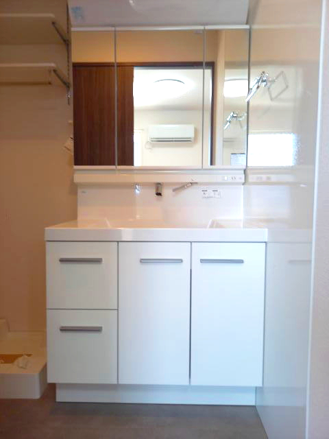 洗面設備　同仕様