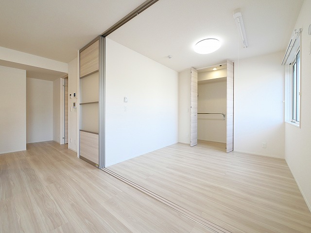 その他部屋・スペース　落ち着いて過ごせるお部屋なので、寝室にいかがでしょうか