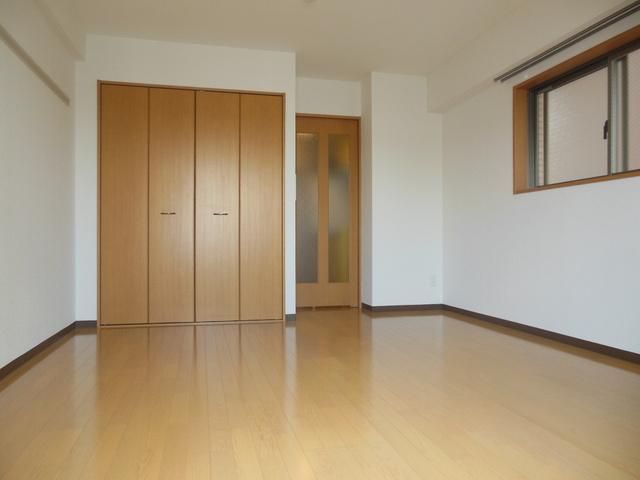 居室・リビング　同物件別部屋写真