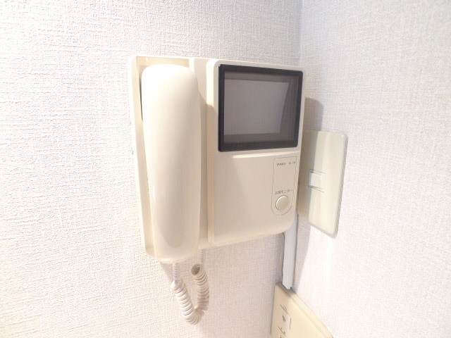セキュリティ　こちらの写真は同タイプの別の部屋の写真となります。