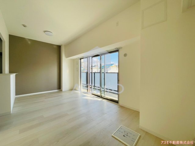 居室・リビング　同マンション別部屋参考写真