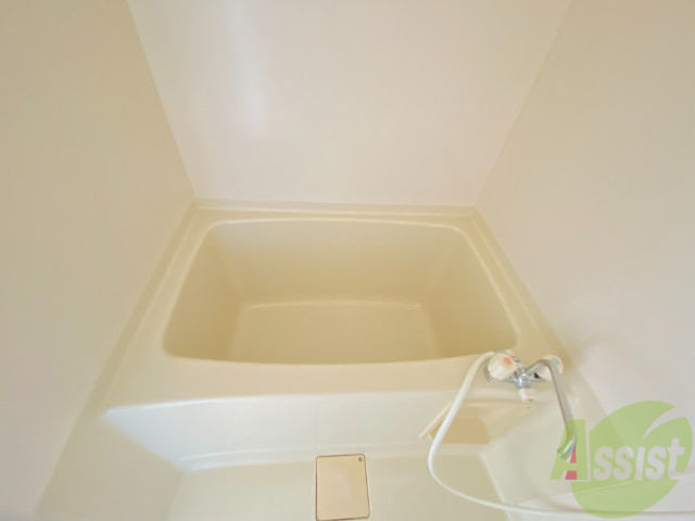 バス・シャワールーム　疲れた日は湯船につかって疲れをとってください。