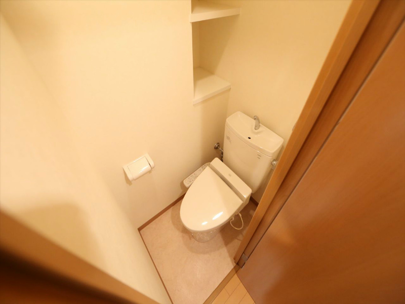 トイレ　温水洗浄便座付トイレ