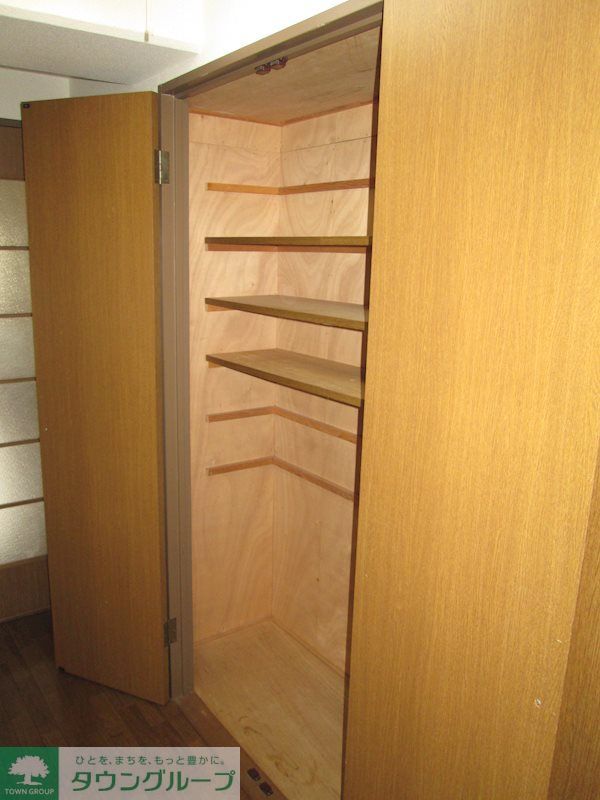 その他　収納（キッチン前）