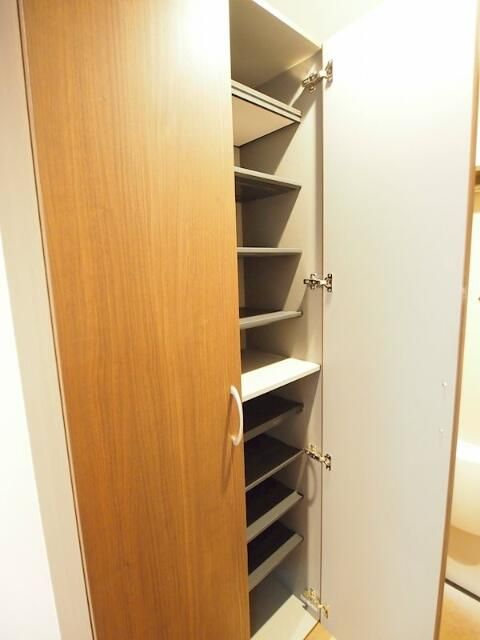 玄関　別部屋参考写真となります