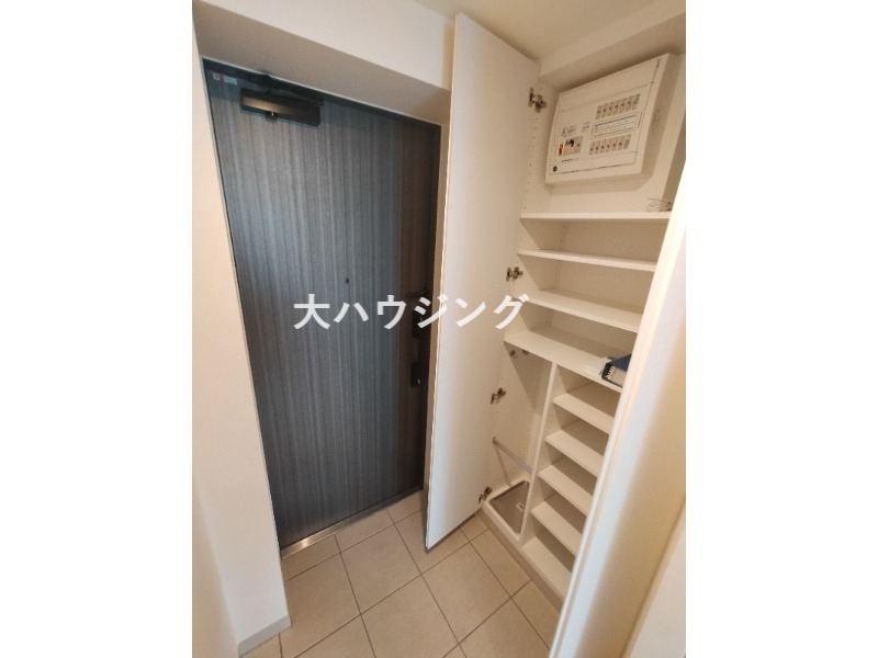 玄関　その他部屋写真もございます。