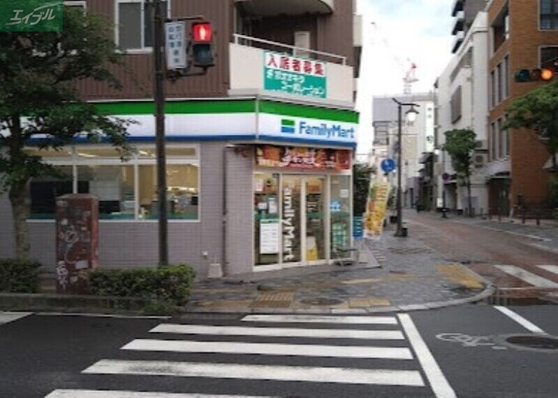 コンビニ　ファミリーマート表町二丁目店（コンビニ）まで393m
