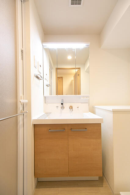 洗面設備　※写真は同タイプ住戸です。