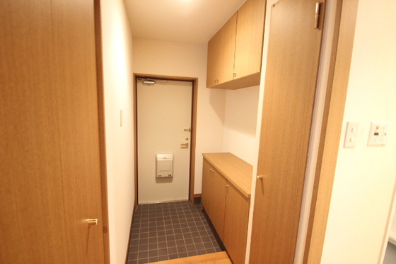 玄関　※別部屋の写真です