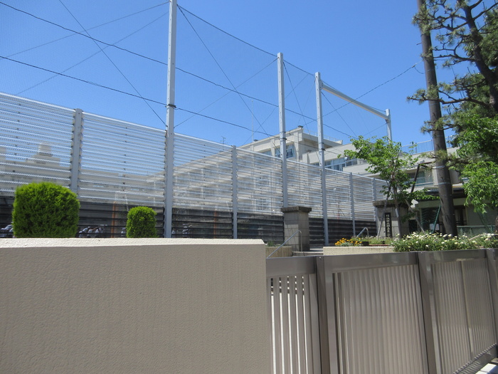 小学校　綱島東小学校（小学校）まで320m