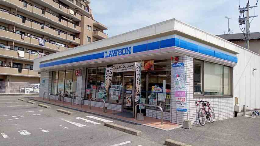 コンビニ　ローソン春日須玖南店（コンビニ）まで589m