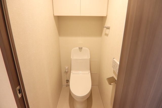 トイレ　別室の参考写真です。※現況優先、床・建具・設備など部屋により