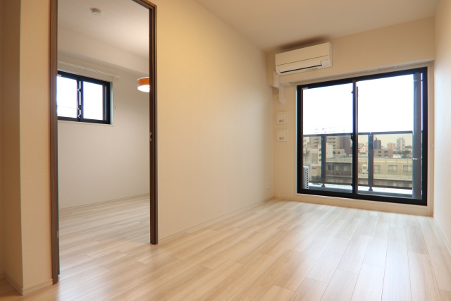 居室・リビング　別室の参考写真です。※現況優先、床・建具・設備など部屋により