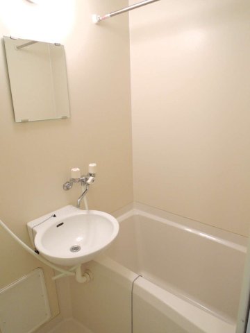 バス・シャワールーム　浴室乾燥機付き