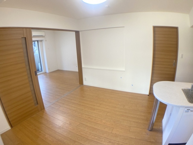 居室・リビング　★明るいフローリングの角部屋です★