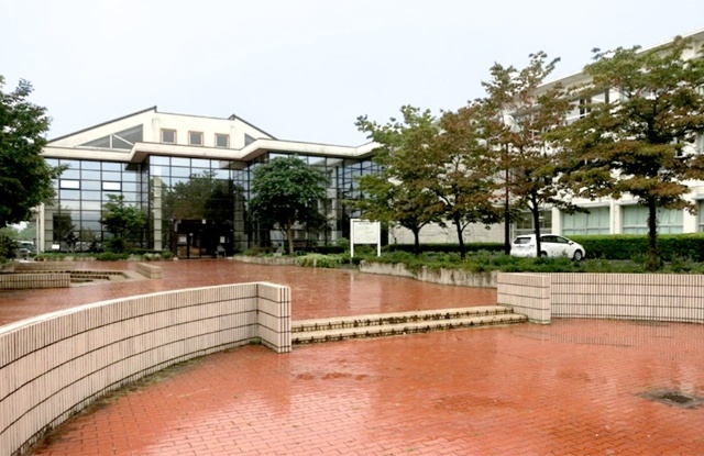 中学校　土岐市立泉中学校（中学校）まで1186m